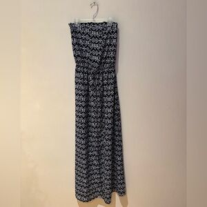 Elegant Black and White Patterned Maxi Dress